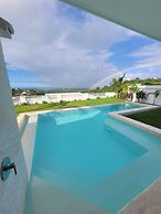 Sunset Villa with Infinity Pool