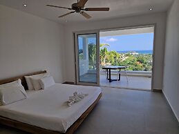 Sunset Villa with Infinity Pool