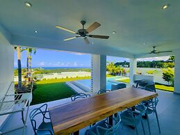 Sunset Villa with Infinity Pool