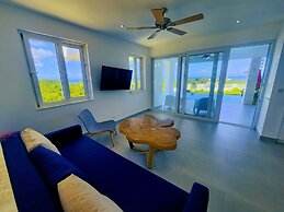 Sunset Villa with Infinity Pool