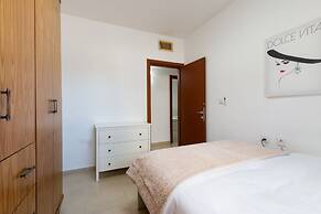 Stylish & Cozy Seaview Vacation APT