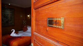 Riad Kalé Polis