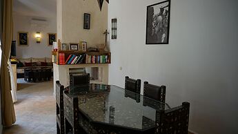 Riad Kalé Polis