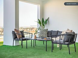 Sanders Cruise - Lovely Studio Apt With Balcony