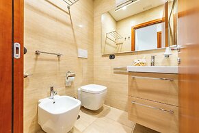 Andenis Tiber House