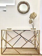 Live Doria Luxury Apartment