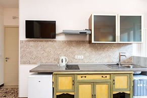 Monti Guesthouse