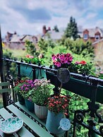 Charming London With Balcony