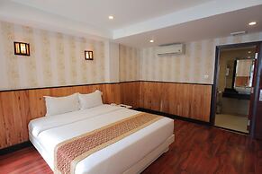 Golden Rain 2 Hotel
