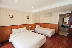 Golden Rain 2 Hotel