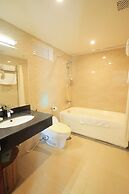 Golden Rain 2 Hotel