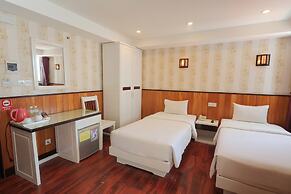 Golden Rain 2 Hotel