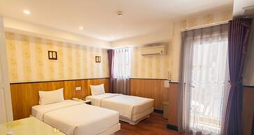 Golden Rain 2 Hotel