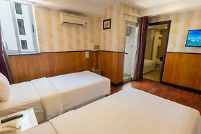 Golden Rain 2 Hotel