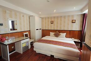 Golden Rain 2 Hotel