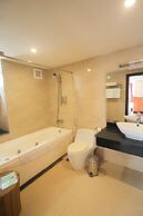 Golden Rain 2 Hotel