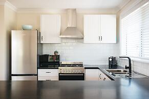 Owen's Hideaway by the BNB Collection