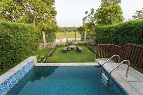 River Bank Jungle Resort