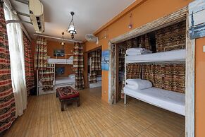 BAHAUS HOSTEL