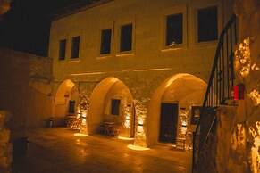 Daphne Cave Hotel