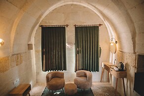 Daphne Cave Hotel
