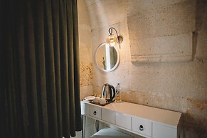 Daphne Cave Hotel