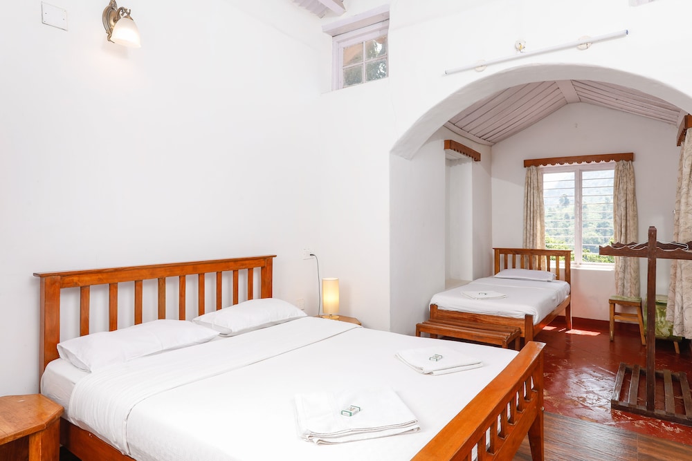 DEVASHOLA HOMESTAY