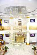 The Royal Palace Hotels By Blues