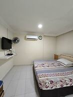 OYO 90895 Hotel Ikia