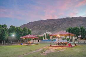 Akshay valley Hotel & Restro