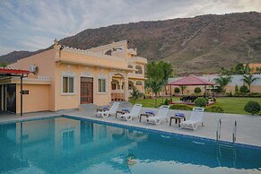 Akshay valley Hotel & Restro