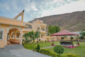 Akshay valley Hotel & Restro