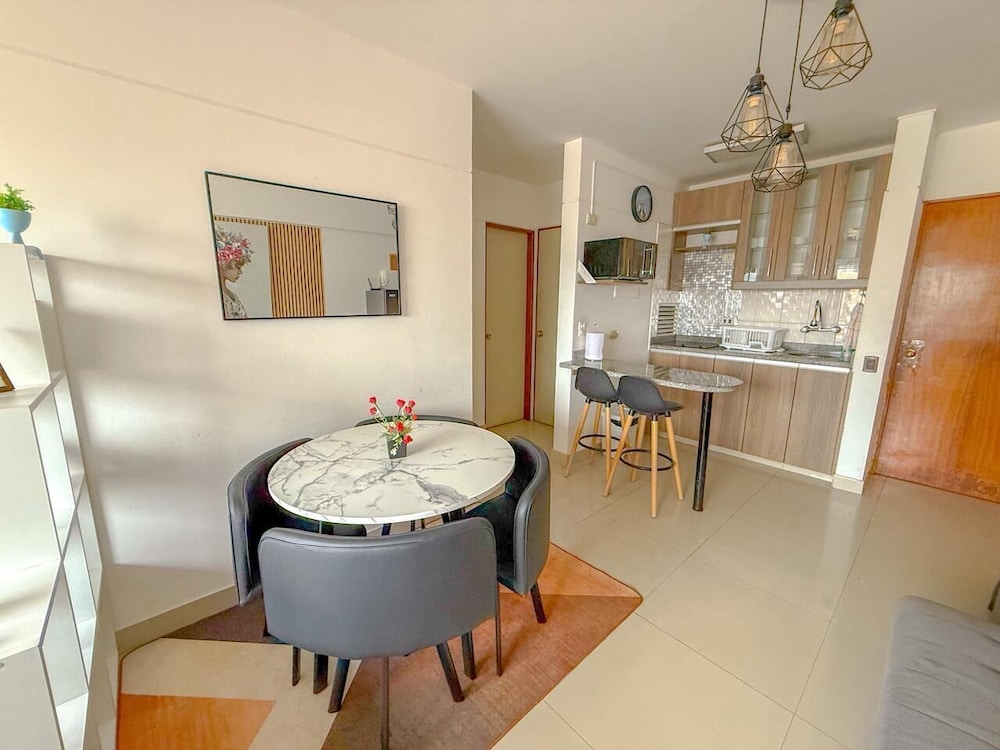 Exclusive in Miraflores, Excellent Location (1004)