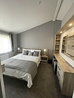 Luxury 2-bed Lodge, Sleeps 6 in Camber Sands