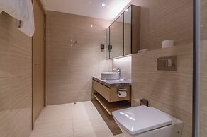 GTC Skyline Apartments by YourHost