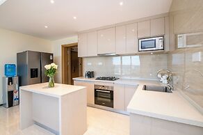 GTC Skyline Apartments by YourHost