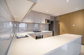GTC Skyline Apartments by YourHost