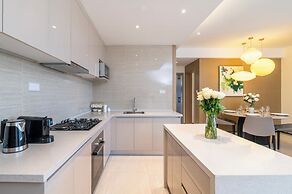 GTC Skyline Apartments by YourHost