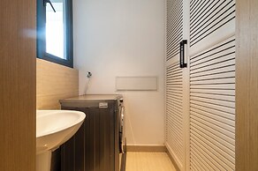 GTC Skyline Apartments by YourHost
