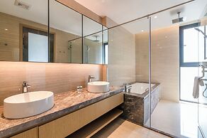 GTC Skyline Apartments by YourHost