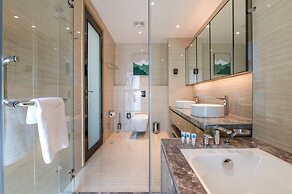 GTC Skyline Apartments by YourHost