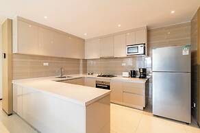 GTC Skyline Apartments by YourHost