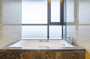 GTC Skyline Apartments by YourHost