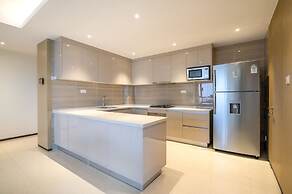 GTC Skyline Apartments by YourHost
