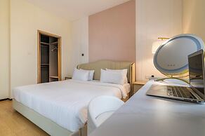 GTC Skyline Apartments by YourHost