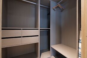 GTC Skyline Apartments by YourHost