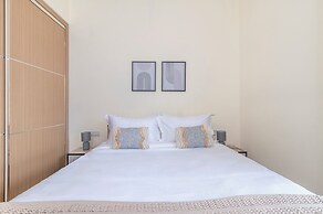 GTC Skyline Apartments by YourHost