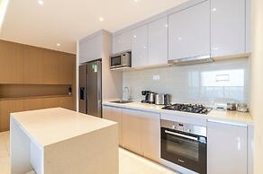 GTC Skyline Apartments by YourHost
