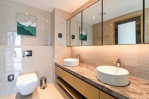 GTC Skyline Apartments by YourHost