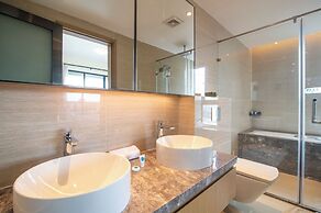 GTC Skyline Apartments by YourHost